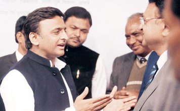 BJP petitions poll panel against Akhilesh’s smartphone sop