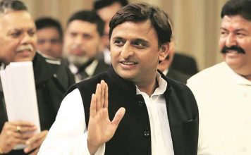 Akhilesh Yadav moves caveat in SC on EC order