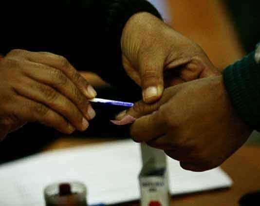 यूपी चुनाव में मुस्लिम वोटों की ठेकेदारी का टेंडर ओपन