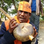 मोदी की गाज़ियाबाद रैली : लोगों ने पहना दिया है टोपी —एक नेत्रहीन