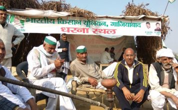 मोदी रैली करते रहें और किसान अनशन…