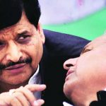 Akhilesh casts vote, ducks questions on Mulayam-Shivpal