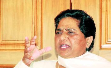 Centre discriminating against minorities, says Mayawati