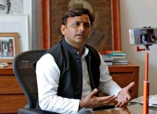 Going gets tough for Akhilesh as gloves off in SP