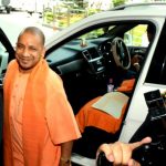 एक ‘संत मुख्यमंत्री’ जो लाइफ़बॉय साबुन से नहाए दलितों से ही मिलते हैं…