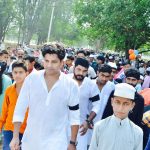 काली पट्टी पर दो हिस्सों में बंट गया मुसलमान