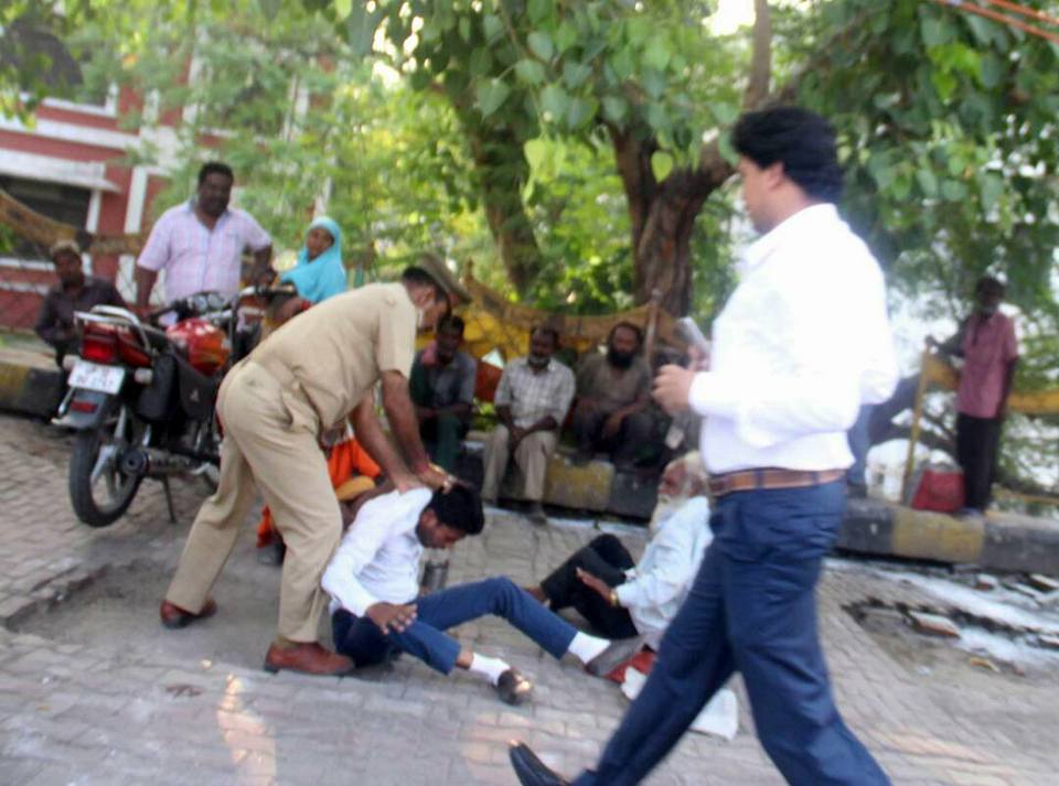 Hathras case: Nationwide outrage as cops seal victims 