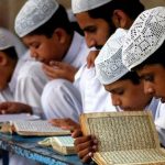 यूपी में मदरसा शिक्षकों के वेतन पर संकट