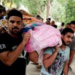 सड़क पर कुचले गए चार तीर्थयात्री, मुसलमानों ने दिया अर्थी को कंधा