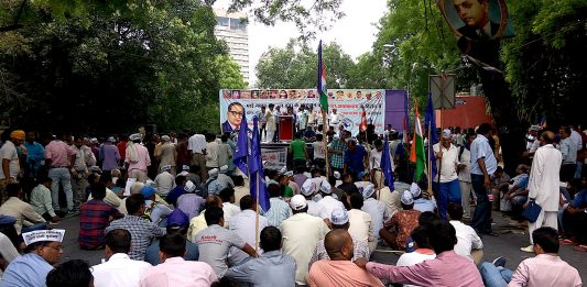 ‘प्रधानमंत्री नरेन्द्र मोदी से इस्तीफ़ा लिया जाए, मुख्यमंत्री योगी को बरख़ास्त किया जाए’