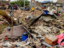 सरकार का झुग्गी तोड़ो अभियान : किसके हित में, किसके खिलाफ़?