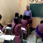 कूड़ा बीनने वाले बच्चियों की भविष्य को तालीम से रौशन कर रहे हैं मेरठ के ये खान अंकल