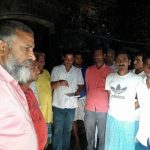 बलिया के रतसर में सत्ता संरक्षण में मुस्लिमों के दुकानों में की गई लूटपाट व आगजनी