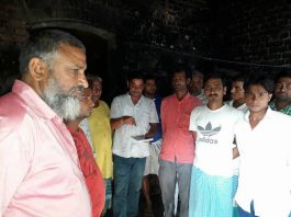 बलिया के रतसर में सत्ता संरक्षण में मुस्लिमों के दुकानों में की गई लूटपाट व आगजनी