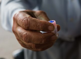 Dr RC Agarwal: A retired academician now committed to treating manual scavengers for free