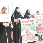 आख़िर तीन तलाक़ पर क़ानून की बात इसी वक़्त क्यों उठी?