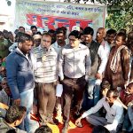 अपने वादे से मुकर रही है नीतिश सरकार, बाढ़ पीड़ितों ने दिया धरना