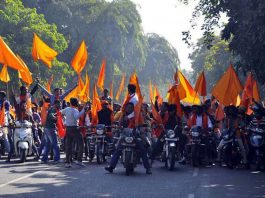 महिला अफ़सर ने माफ़ी मांगी, मगर सवाल ज़िन्दा है —कौन चाहता है तिरंगे के नाम पर दंगा?