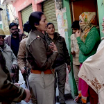 कासगंज : मुस्लिम बस्तियों में छापेमारी के नाम पर पुलिस का तोड़-फोड़