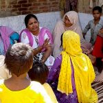 रेहाना अदीब : मर्दों के लिए ‘बाग़ी औरत’, मगर बेटियों के लिए हैं ‘मसीहा’