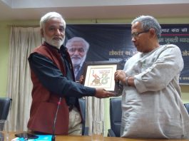 जातिवाद के विनाश बिना देश का लोकतंत्र कमज़ोर: उर्मिलेश