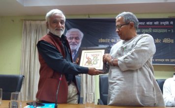 जातिवाद के विनाश बिना देश का लोकतंत्र कमज़ोर: उर्मिलेश