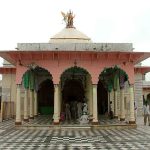 मथुरा का दाऊ जी महाराज मंदिर : यहाँ ओरंगजेब ने दान किये थे पांच गाँव