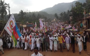 फर्जी ग्राम सभा आयोजित कर अदानी को दिया खदान, बस्तर के आदिवासियों ने किया पूरजोर विरोध