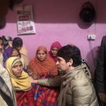 बिजनोर में बवाल में मारे गए सुलेमान के घर पहुँची प्रियंका कहा उस परिवार के साथ खड़ी हूं जिसके साथ अन्याय हुआ है