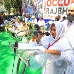 30 hours blockade in Raj Bhavan, Kerala, against CAA and Delhi violence