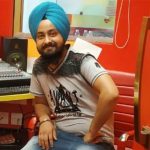 Amid lockdown, this Sikh youth is enthralling Kashmiris through music