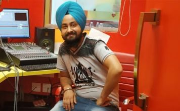 Amid lockdown, this Sikh youth is enthralling Kashmiris through music