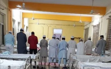 “हालात तो सहाबा पर भी आए है, इससे भी मुश्किल आएं है अल्लाह हिम्मत देगा।”