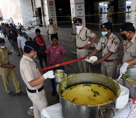 कोरोना काल में भुखमरी से निपटने को बिहार केंद्र से मांगे 20 लाख टन अनाज, अर्थशास्त्रियों की नीतीश को सलाह