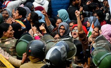 दिल्ली में मुस्लिम नौजवानों की गिरफ्तारियों के ख़िलाफ़ एकजुट हुए सामाजिक कार्यकर्ता और वकील