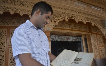 “Black year for Kashmir Tourism Industry,” Kashmiri houseboat owners decry lack of govt support amid double lockdown