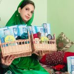 This Kashmiri woman distributes sanitary napkins for free