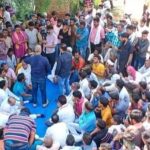 हाथरस में गेंगरेप आरोपियों के पक्ष में दबंगो की पंचायत,बढ़ रहा है जातीय तनाव