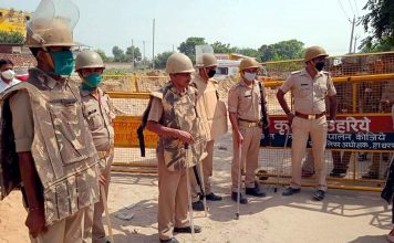 दिल्ली हिंसा में वरिष्ठ पत्रकारों पर देशद्रोह का मुक़दमा, प्रियंका गांधी ने कहा भय का माहौल लोकतंत्र के लिए ज़हर