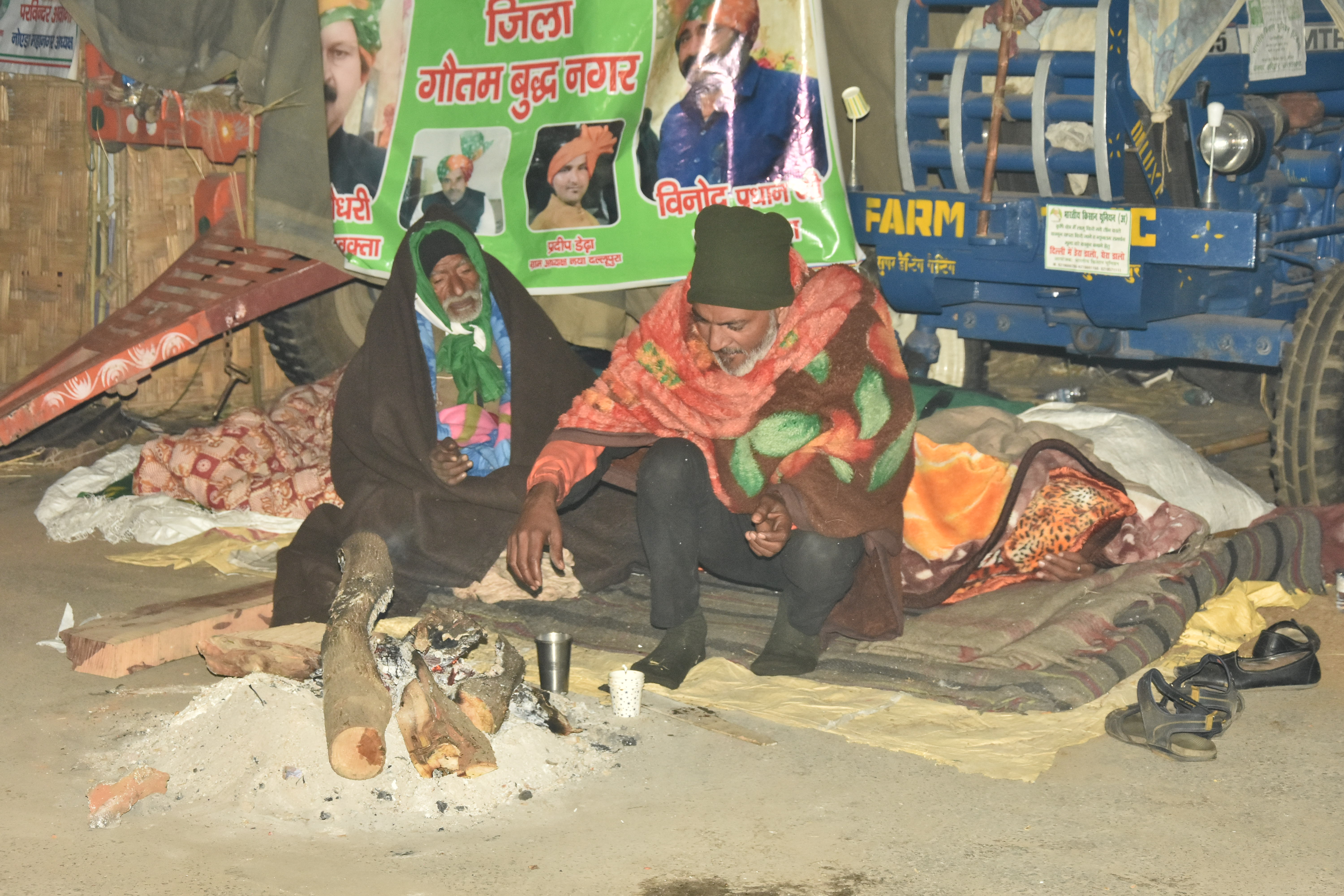 तस्वीरों में किसान आंदोलन : बढ़ती जा रही तपिश,दूर तक दिखता नही समाधान