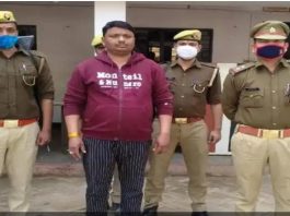 प्रतापगढ में विहिप नेता की गुंडागर्दी,पुलिस से की गाली गलौज ,गिरफ्तार