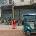 दिल्ली दंगों में 3 मुस्लिम युवकों को ज़मानत,रवीश की रिपोर्ट बनी आधार