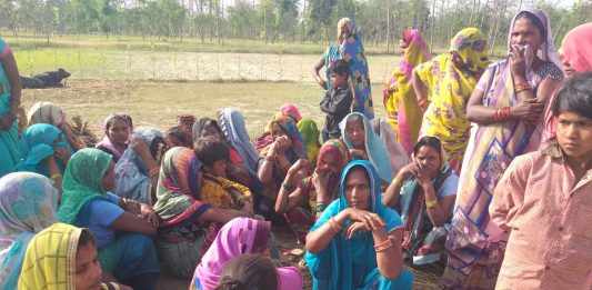 सीतापुर में जल गई गरीबों की 19 झोपड़िया, एक मासूम की मौत