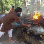 त्रासदी : हसन अली ने दिया चितरंजन को कंधा तो यूनुस ने निभाई परिवार के साथ  अनुभव के अंतिम संस्कार की रस्म !