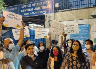 देवांगना,नताशा और आसिफ़ इकबाल रिहा, तेवर है बरक़रार