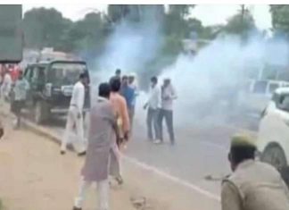 पंचायत चुनाव में यूपी में जबरदस्त बवाल, विपक्ष का सरकार पर तानाशाही का आरोप