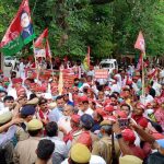 भाजपा सरकार के खिलाफ सड़क पर उतरे समाजवादी,प्रदेश भर में दिखाई दी लाल टोपी की धमक