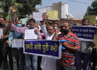 "We are still begging for meals 30 years after migration," Why are Kashmiri Pandits protesting in Jammu?