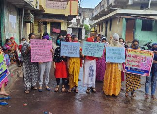 “We need employment, not help,” Nagpur’s sex workers decry ban, barricading of area