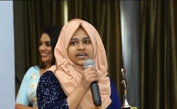 20 साल की सादिया शेख ने उठा रखी है अपने पूरे गांव को शिक्षित करने की ज़िम्मेदारी